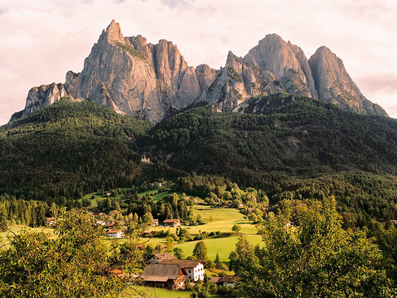 http://www.gregorlengler.com/files/gimgs/th-21_gregor_lengler_suedtirol _24.jpg